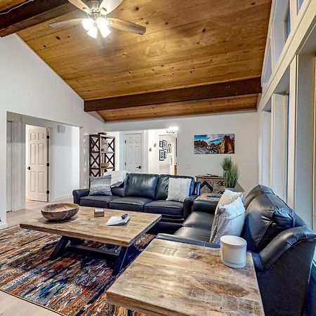 فيلا Retreat In The Pines سيسترز المظهر الخارجي الصورة